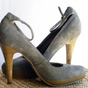 Charlotte RUSSE Gray Platform Heels  US 8